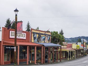 Shopping in Reefton